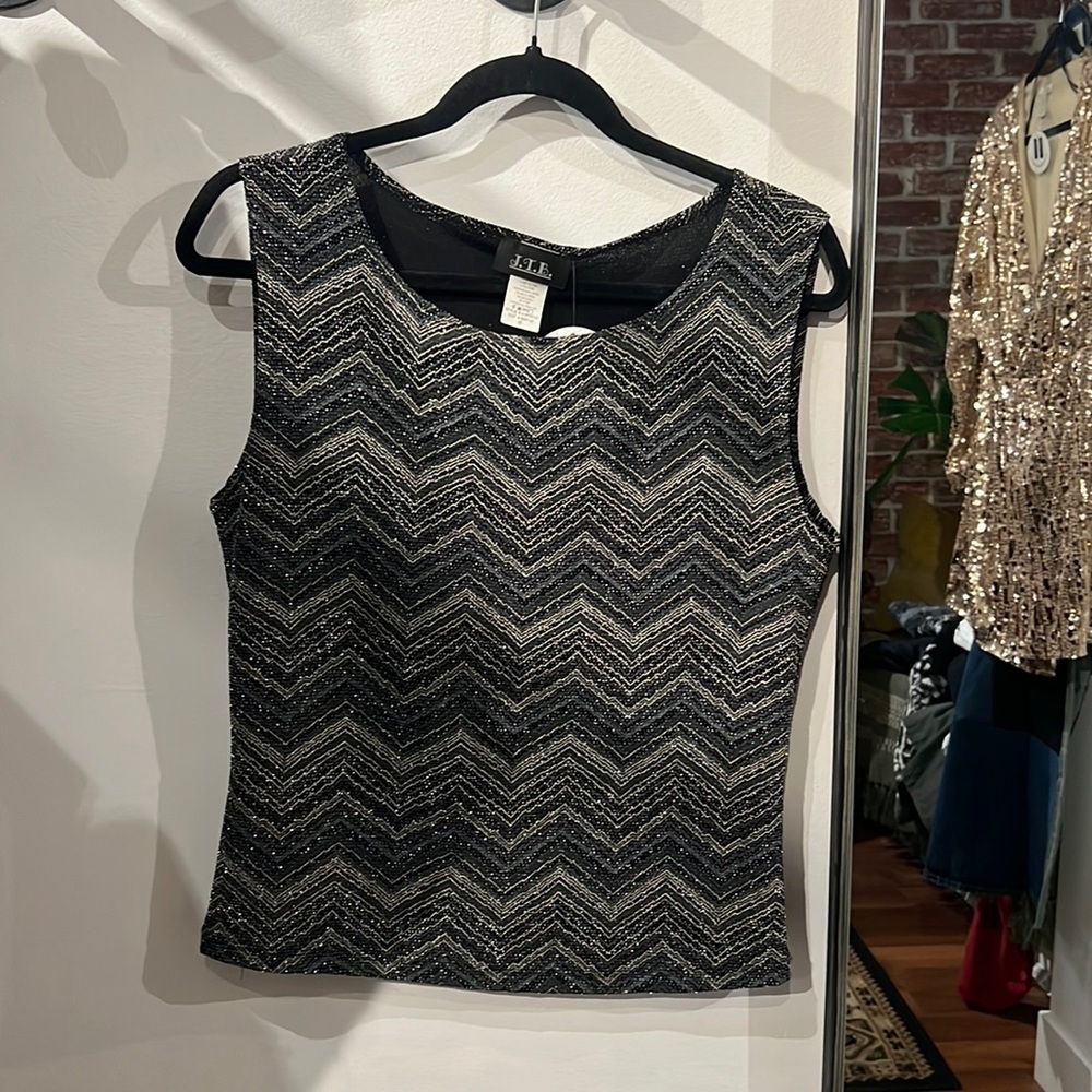 Slinky sparkle holiday scoop neck tank top with chevron print Metallic​